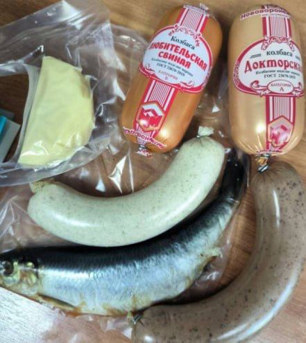 Ветеранам из Самарской и Воронежской областей подарили на 9 мая просроченные продукты — сыр, колбасу и рыбу — и пожелали «крепкого здоровья».